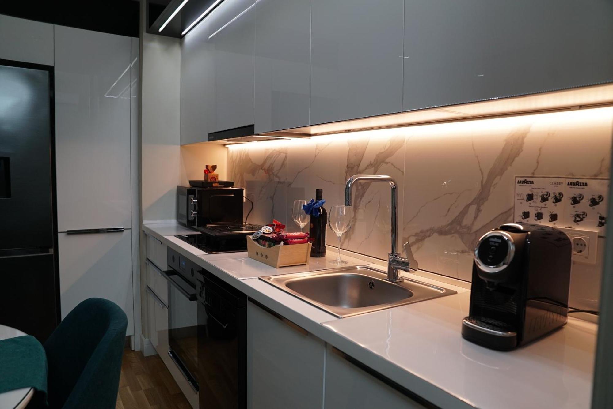 Diamond 72 Apartment , Skopje City - Center, Diamond Residences, Free Parking Екстер'єр фото